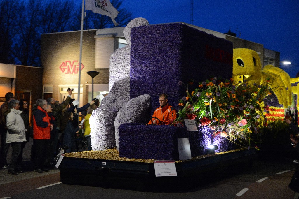 ../Images/Bloemencorso 2015 188.jpg